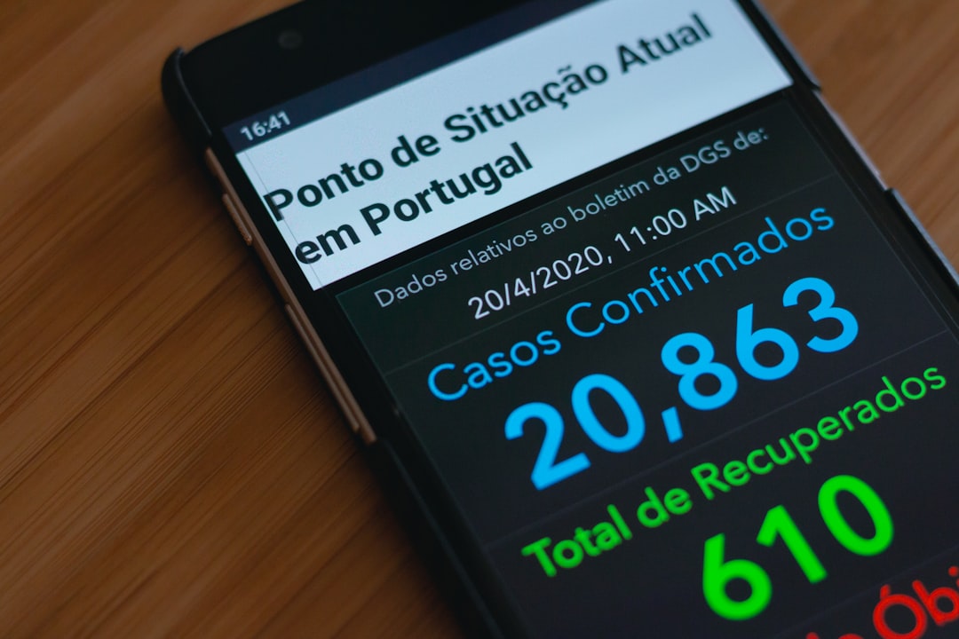 스마트폰에서 실시간 번역을 사용하는 화면